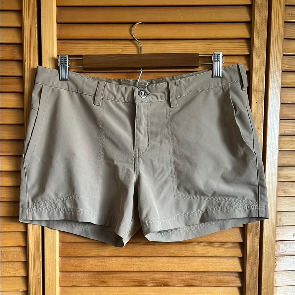 Women’s Patagonia Low Waisted Tan Shorts